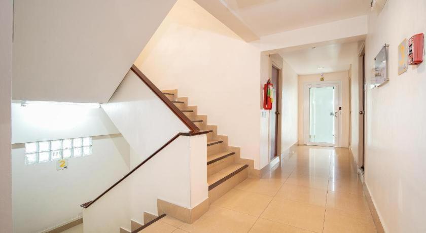 Hotel Synsiri Ladprao 130 Bangkok Esterno foto