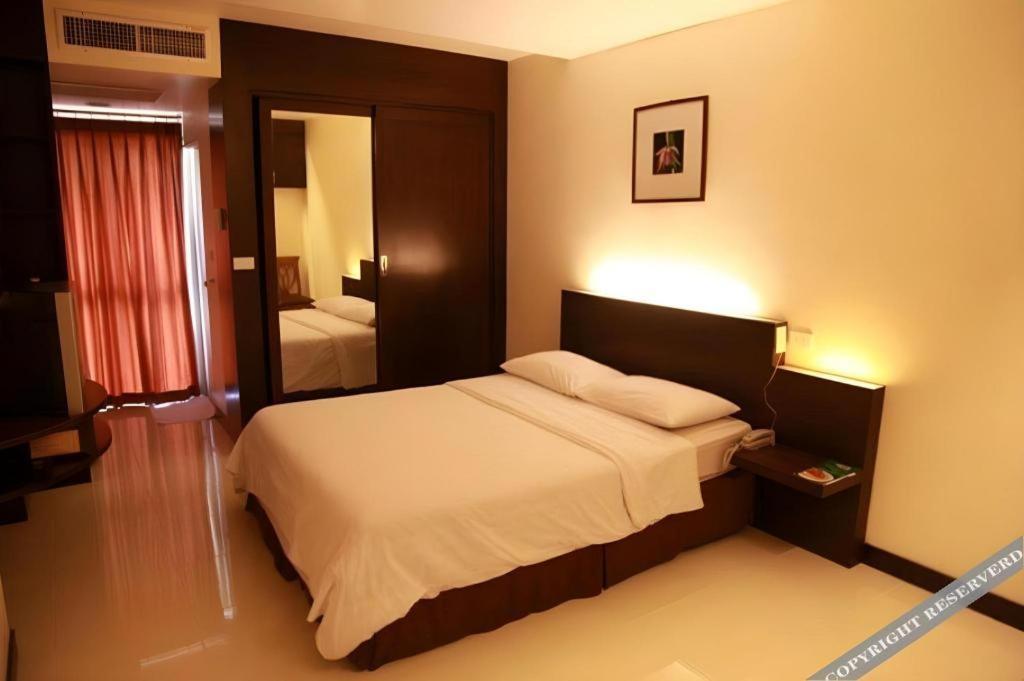 Hotel Synsiri Ladprao 130 Bangkok Esterno foto